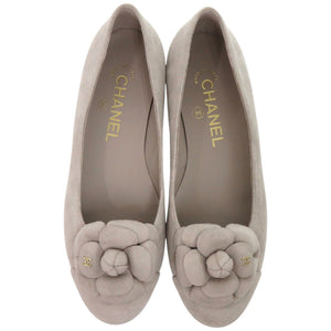 新品同様 シャネル バレエシューズ カメリア バレリーナ A C45494 22.5cm スウェード グレー 灰 パンプス 0985【中古】CHANEL