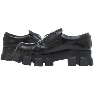 美品 プラダ モノリス 2DE129 B4L F0002 レザーシューズ レザー ブラッシュドレザー ブラック 黒 ローファー 1050【中古】PRADA