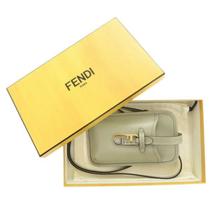 新品同様 フェンディ フォンポーチ 7AS131 レザー グリーン ショルダーバッグ 緑 1461【中古】FENDI