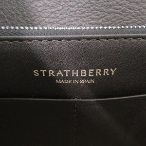 新品同様 ストラスベリー Crescent On a chain 型押しレザー シルバー ショルダーバッグ チェーンショルダーバッグ クラッチバッグ 0938【中古】STRATHBERRY