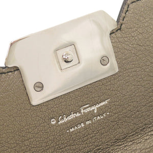新品同様 サルヴァトーレフェラガモ レザー ブラック 長財布 三つ折り財布 黒 1059【中古】Salvatore Ferragamo
