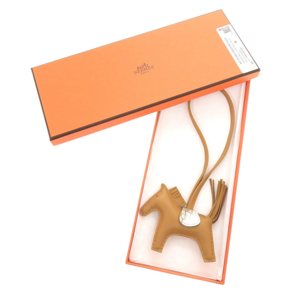 未使用品 エルメス ロデオPM タッチ ヒマラヤ セサミ アニョーミロ ニロティカスマット W刻印(2024年製) バッグチャーム キーホルダー 1904【中古】HERMES