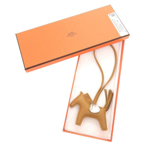 未使用品 エルメス ロデオPM タッチ ヒマラヤ セサミ アニョーミロ ニロティカスマット W刻印(2024年製) バッグチャーム キーホルダー 1904【中古】HERMES