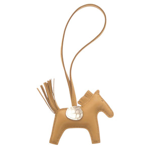 未使用品 エルメス ロデオPM タッチ ヒマラヤ セサミ アニョーミロ ニロティカスマット W刻印(2024年製) バッグチャーム キーホルダー 1904【中古】HERMES