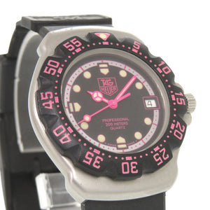 タグホイヤー フォーミュラ1 WA1217 SS ラバー ブラック ピンク 黒文字盤 クオーツ 腕時計 1922【中古】TAG HEUER