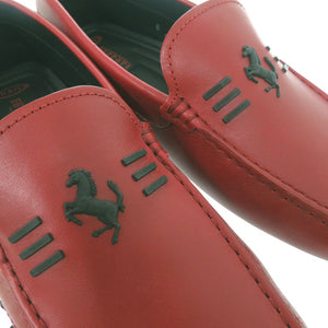 未使用品 トッズFerrari フェラーリ ドライビングシューズ ローファー モカシン ゴンミーニ XRM0EO0CT90BR0R007 レザーシューズ レザー レッド 1970【中古】TOD’S