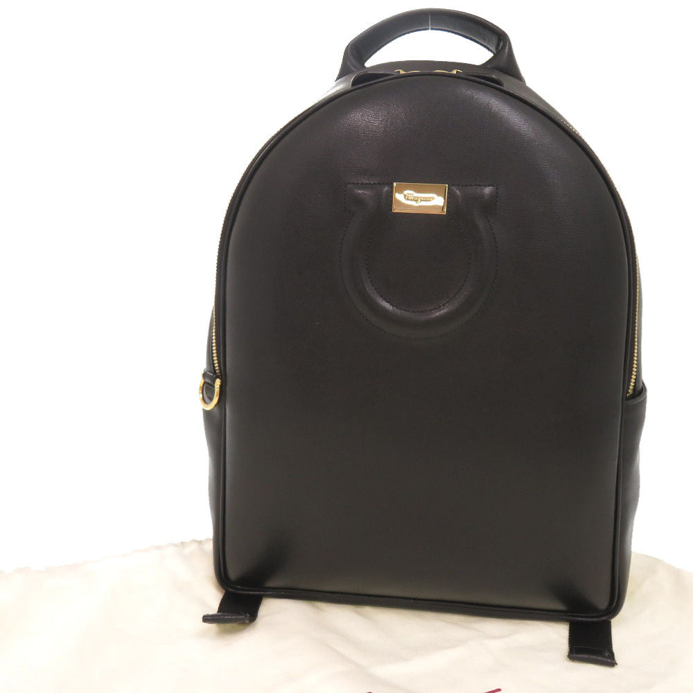 新品同様 サルヴァトーレフェラガモ ガンチーニ レザー ブラック リュック デイパック 黒 1112【中古】Salvatore Ferragamo