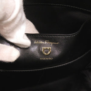 新品同様 サルヴァトーレフェラガモ ガンチーニ レザー ブラック リュック デイパック 黒 1112【中古】Salvatore Ferragamo