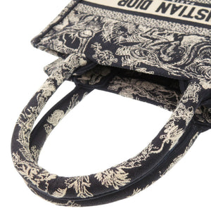 美品 クリスチャンディオール ブックトート スモール トワル ドゥ ジュイ リバース エンブロイダリー M1265ZRGO コットン ブルー ホワイト トートバッグ 0130【中古】Christian Dior