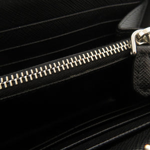 新品同様 プラダ トライアングルロゴ サフィアーノ ブラック ラウンドファスナー 長財布 黒 0580【中古】PRADA メンズ