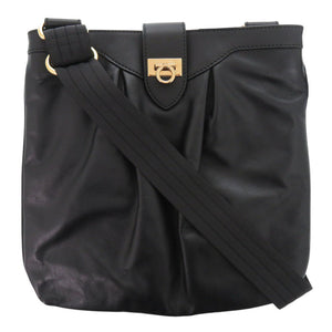 美品 サルヴァトーレフェラガモ ガンチーニ AU-21/D442 レザー ブラック ショルダーバッグ 黒 0622【中古】Salvatore Ferragamo