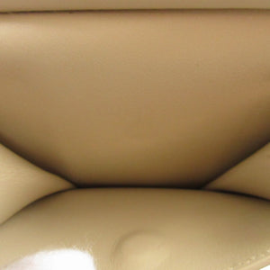 新品同様 ボッテガヴェネタ イントレチャート カセット コンパクトウォレット 749455 レザー カーキ 緑 2つ折り財布 財布 1550【中古】BOTTEGA VENETA