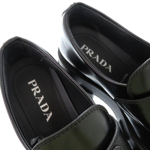 未使用品 プラダ モノリス ポインテッドトゥ ローファー 三角ロゴ トライアングルロゴ 1D663M レザーシューズ レザー NERO 1585【中古】PRADA