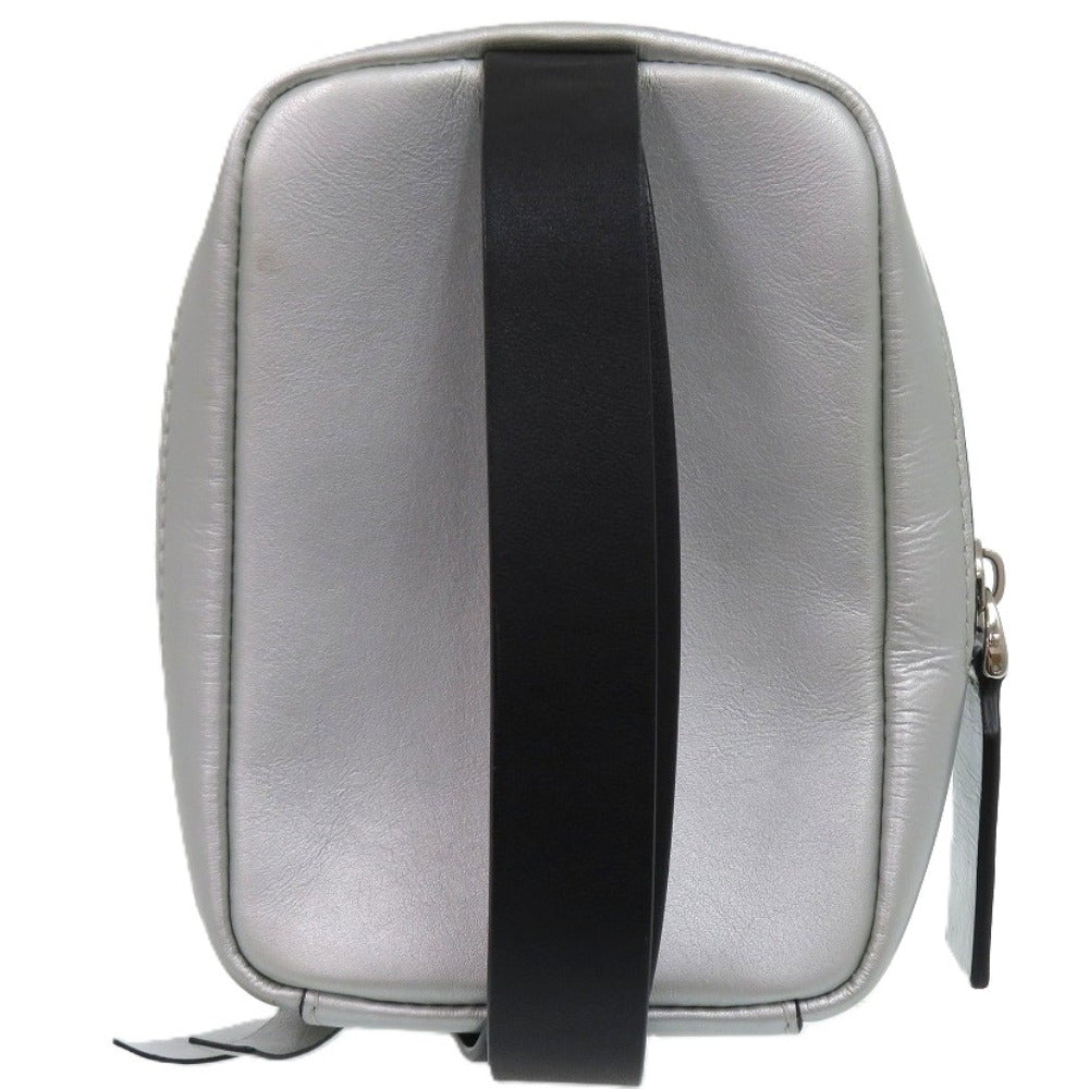 美品 ヴァレンティノ ガラヴァーニ ネックホルダー レザー メタリックシルバー 銀 ショルダーバッグ 1745【中古】Valentino Garavani