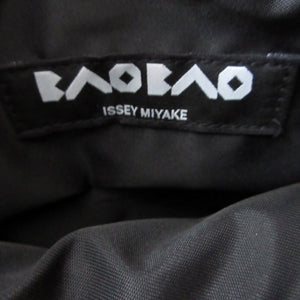 新品同様 バオバオ イッセイミヤケ PVC シルバー ポーチ 1795【中古】BAOBAO ISSEY MIYAKE