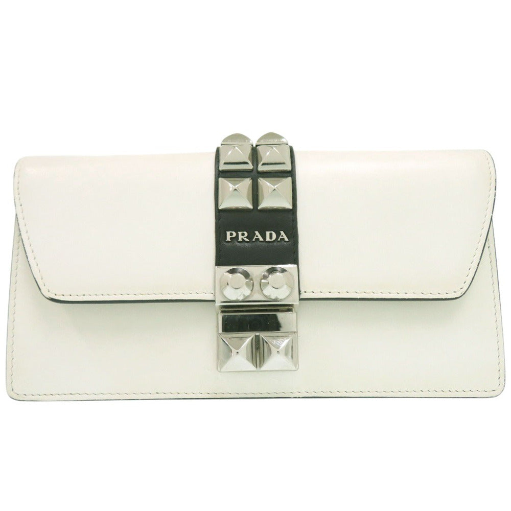 プラダ スタッズ チェーンウォレット クロスボディ 長財布 レザー ホワイト 1430【中古】PRADA