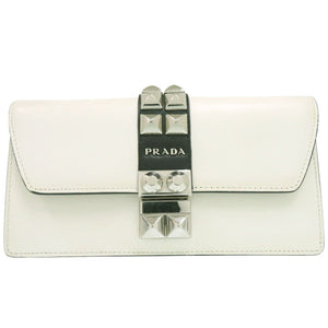 プラダ スタッズ チェーンウォレット クロスボディ 長財布 レザー ホワイト 1430【中古】PRADA