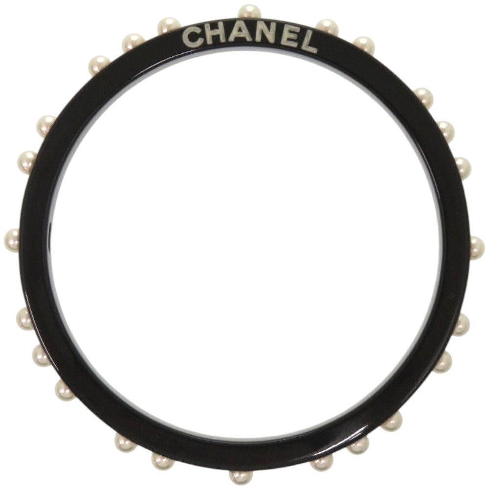美品 シャネル ロゴ フェイクパール プラスチック ブラック 黒 バングル 1736【中古】CHANEL