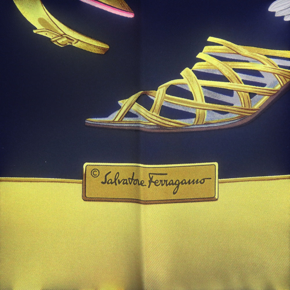 新品同様 サルヴァトーレフェラガモ 靴柄 蝶 花 フラワー シルク スカーフ ネイビー 0332【中古】Salvatore Ferragamo