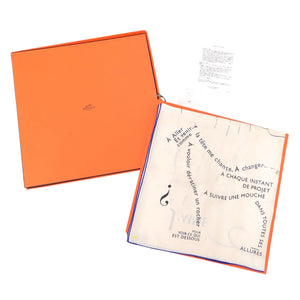 新品同様 エルメス 刺繍 カレ90 Carre de Notes カレの言葉 シルク アイボリー ブルー スカーフ 0578【中古】HERMES