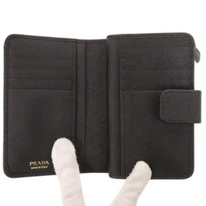 新品同様 プラダ サフィアーノ 1ML225 レザー ブラック 二つ折り財布 黒 1071【中古】PRADA