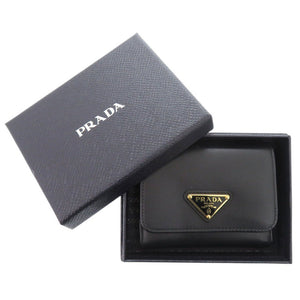 未使用 プラダ サフィアーノトライアングル 1MH043 レザー ブラック 三つ折り財布 黒 1105【中古】PRADA