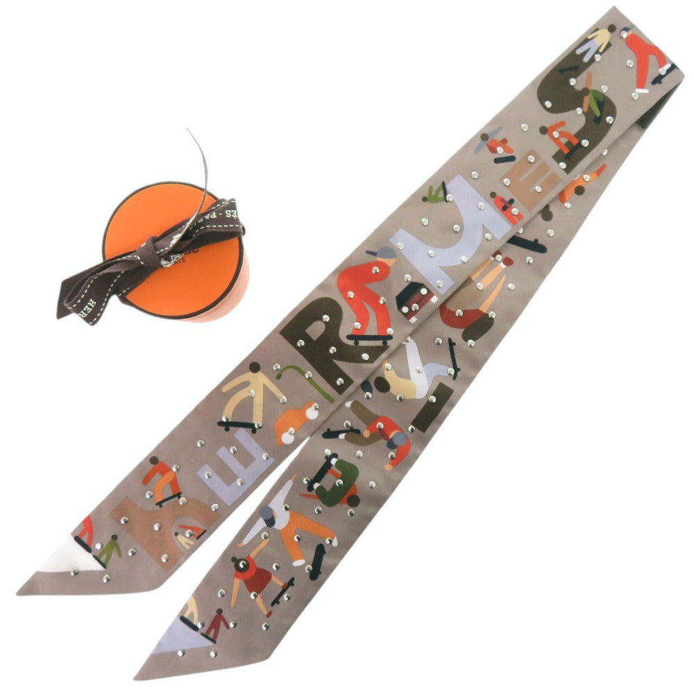 新品同様 エルメス ツイリー フィギュア リーブル スタッズ シルク グレー シルバー金具 スカーフ 1178【中古】HERMES