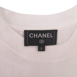 美品 シャネル ファレル ウィリアムス Pharrell Williams ビーズロゴ P61052 サイズS 半袖Ｔシャツ コットン ホワイト ピンク イエロー オレンジ 白 1393【中古】CHANEL