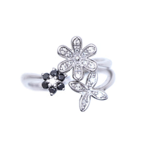 美品 フラワーモチーフ K18WG ダイヤ0.12ct ブラックダイヤ0.11ct リング 指輪 ホワイトゴールド/ダイヤモンド 13号 ジュエリー 0039【中古】 レディース