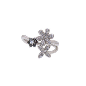美品 フラワーモチーフ K18WG ダイヤ0.12ct ブラックダイヤ0.11ct リング 指輪 ホワイトゴールド/ダイヤモンド 13号 ジュエリー 0039【中古】 レディース