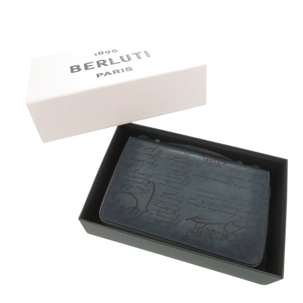 美品 ベルルッティ イタウバ ワイド カリグラフィ レザー ブルー クラッチバッグ 財布 0080【中古】BERLUTI メンズ