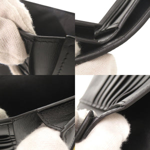 美品 セリーヌ ミディアム ストラップウォレット レザー ブラック 二つ折り財布 黒 0265【中古】CELINE