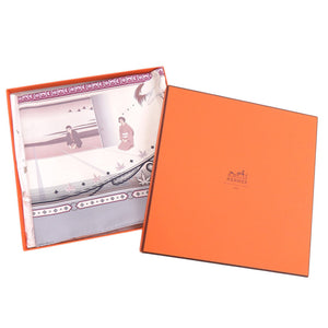 新品同様 エルメス カレ90 一期一会 CHAQUE RENCONTRE EST UNIQUE シルク グレー スカーフ 0275【中古】HERMES