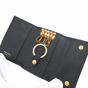 新品同様 プラダ 1PG004 サフィアーノレザー ブラック 黒 4連 キーケース 1123【中古】PRADA