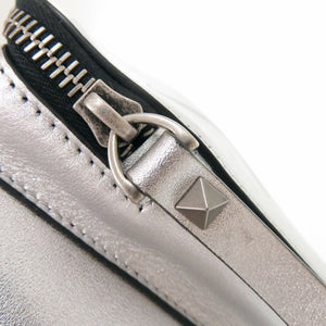 美品 ヴァレンティノ ガラヴァーニ VLTN XY2B0719UYS レザー シルバー ウエストバッグ ボディバッグ 1204【中古】Valentino Garavani メンズ