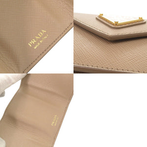 美品 プラダ トライアングルロゴ サフィアーノレザー 1MH021 ベージュ 三つ折り財布 1253【中古】PRADA