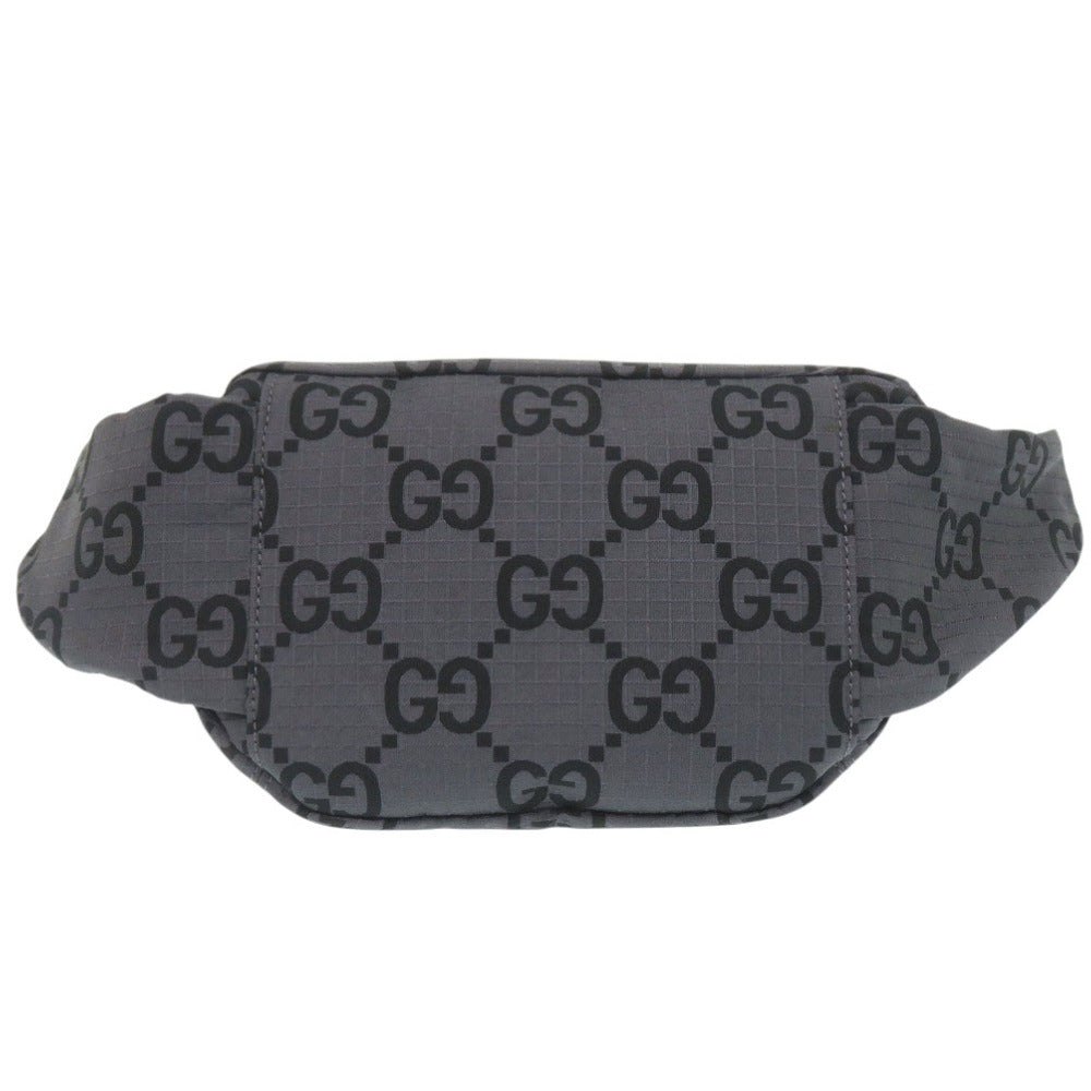新品同様 グッチ 767984 GG柄 ナイロンキャンバス グレー ボディバッグ ウエストバッグ 1083【中古】GUCCI
