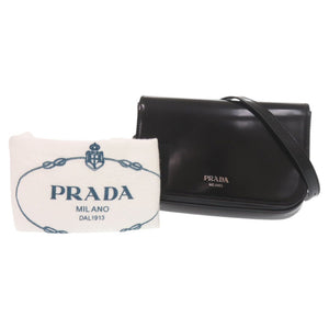 新品同様 プラダ ロゴ ブラッシュドレザー ブラック ショルダーバッグ 黒 1533【中古】PRADA
