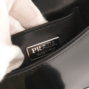 新品同様 プラダ ロゴ ブラッシュドレザー ブラック ショルダーバッグ 黒 1533【中古】PRADA