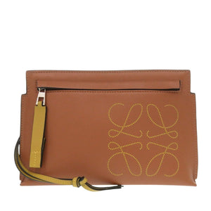 新品同様 ロエベ アナグラム Tポーチ レザー ブラウン 1578【中古】LOEWE