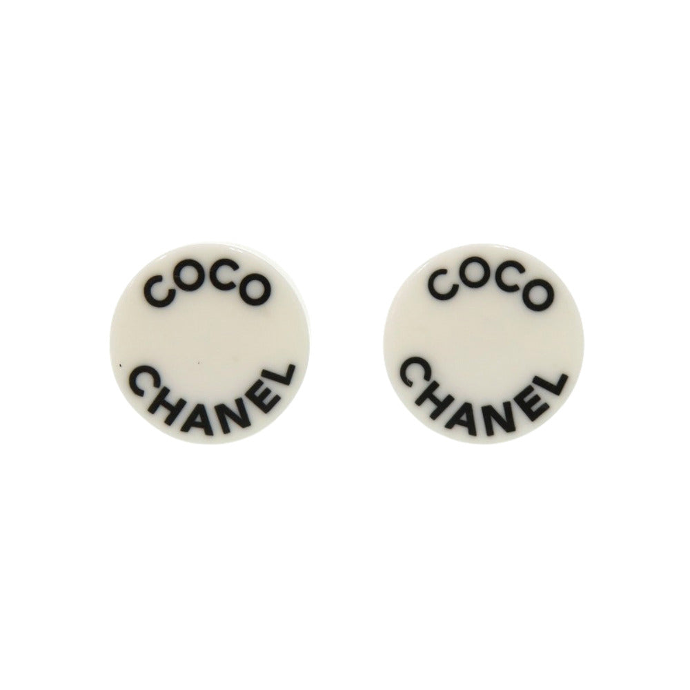 シャネル COCO CHANEL ロゴ プラスチック メタル ホワイト イヤリング 白 07P刻印 0331【中古】CHANEL