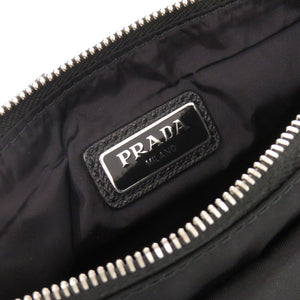 新品同様 プラダ トライアングルロゴ 2NH011 ナイロン ブラック クラッチバッグ セカンドバッグ 黒 0503【中古】PRADA
