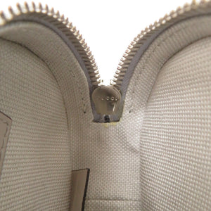 新品同様 グッチ GGエンボス ポーチ 812339 キーホルダー バッグチャーム シルバー 0640【中古】GUCCI