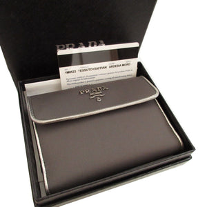 新品同様 プラダ 1M0523 サフィアーノレザー テスート シルバー グレー Wホック財布 財布 1051【中古】PRADA
