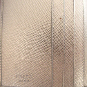 新品同様 プラダ 1M0523 サフィアーノレザー テスート シルバー グレー Wホック財布 財布 1051【中古】PRADA