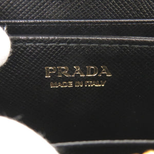 未使用 プラダ サフィアーノ トライアングルロゴチャーム ブラック コインケース 黒 1052【中古】PRADA