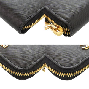 未使用 プラダ サフィアーノ トライアングルロゴチャーム ブラック コインケース 黒 1052【中古】PRADA