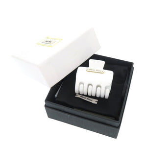 新品同様 ミュウミュウ バレッタ プラスチック ホワイト ヘアアクセサリー 1234 【中古】 MIUMIU