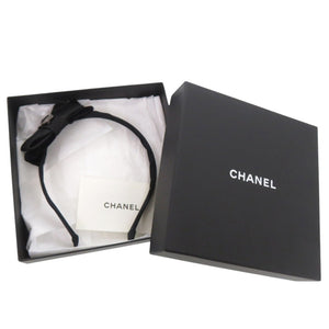 美品 シャネル ココマーク リボン サテン ベロア ブラック カチューシャ 黒 1279【中古】CHANEL