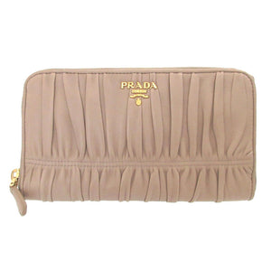 美品 プラダ 1M0506 ギャザー レザー グレージュ ラウンドファスナー長財布 財布 0943【中古】PRADA